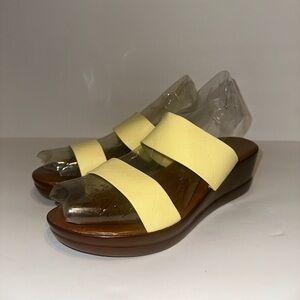 Italian Shoemakers | Yellow Wedge Sandal size 7